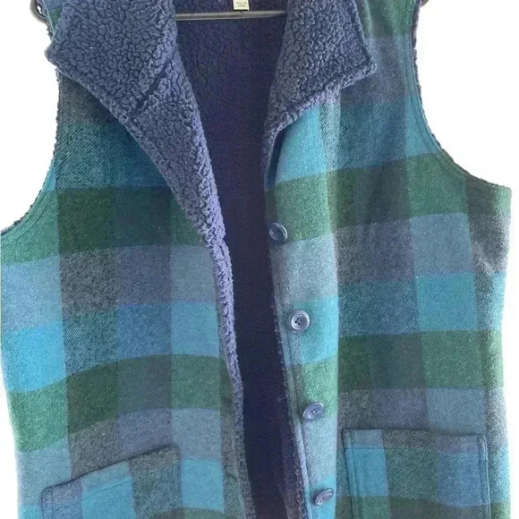 Denim & Company Women’s Vest Blue and Green Plaid. Blue plush inside. Large - Picture 3 of 6